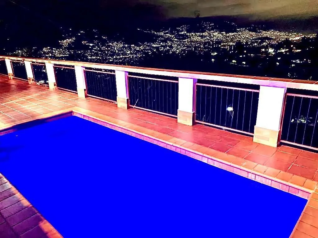 Casita Roja Envigado, Colombian Culture Experience Villa