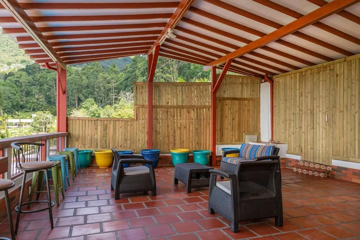 Feriehus Casita Roja Envigado, Colombian Culture Experience Villa