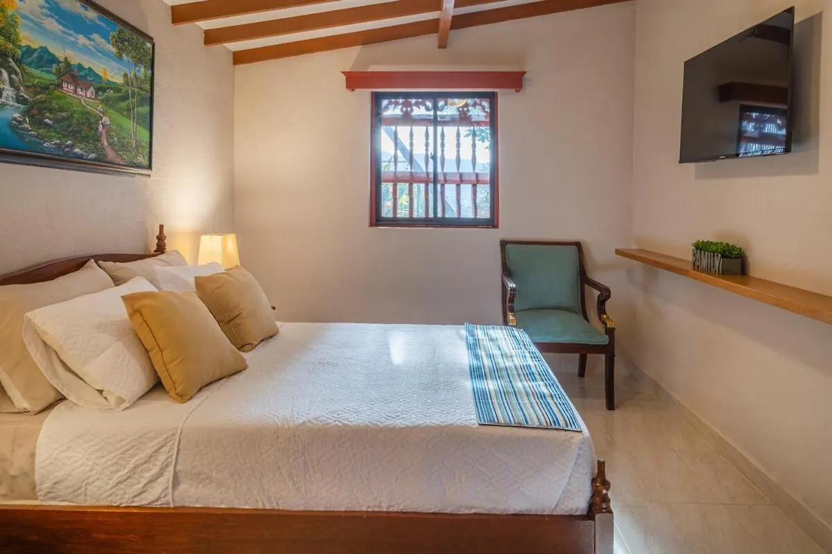 Casita Roja Envigado, Colombian Culture Experience Villa Colombia