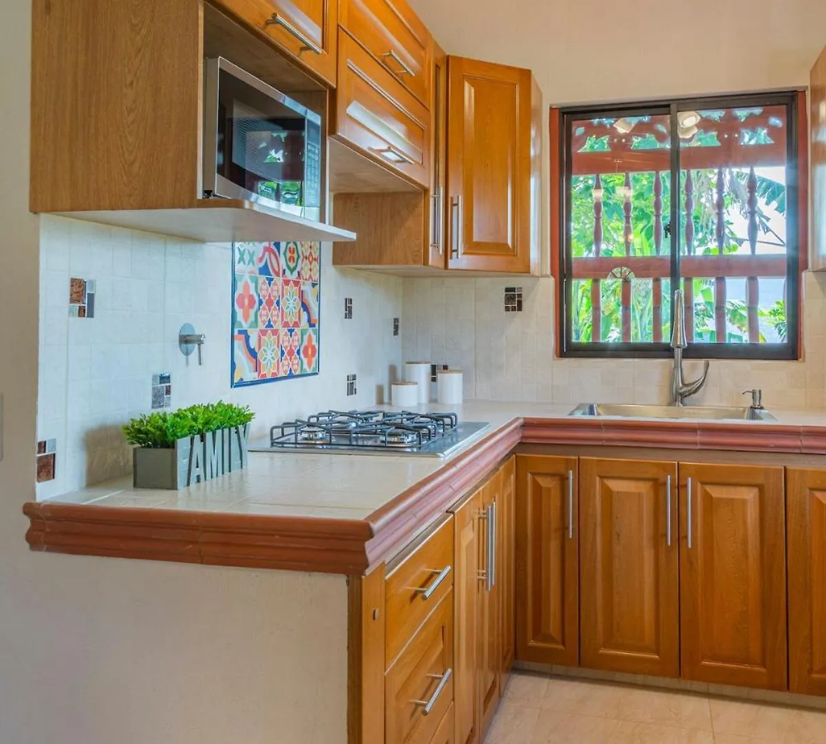 Casita Roja Envigado, Colombian Culture Experience Villa Colombia
