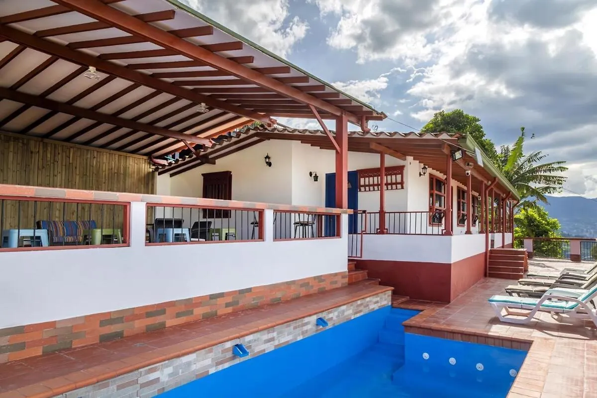 Casita Roja Envigado, Colombian Culture Experience Villa